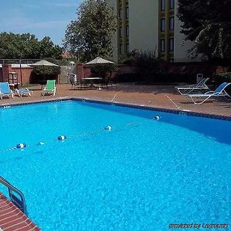Clarion Hotel & Suites Conference Center Memphis Airport 