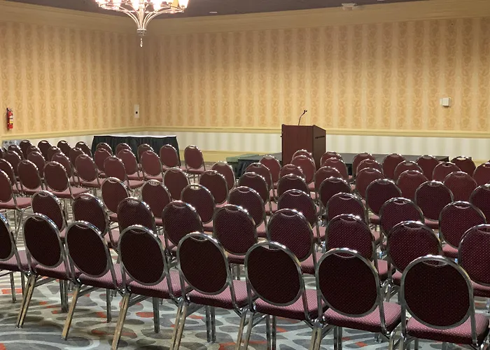 Clarion Hotel & Suites Conference Center Memphis Airport