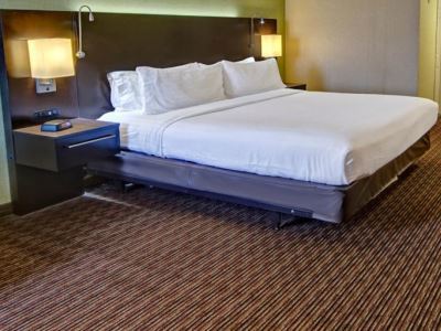 Hotel Clarion & Conference Center Airport 3*